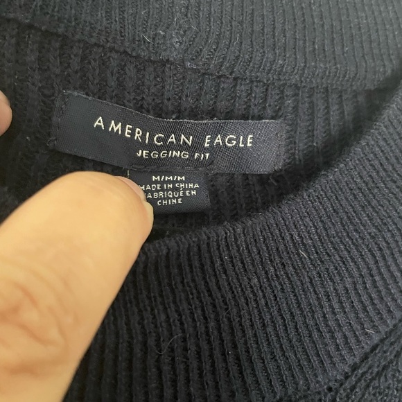 AMERICAN EAGLE Women’s Lightweight striped Sweater Navy and Cream Size M - Picture 3 of 7